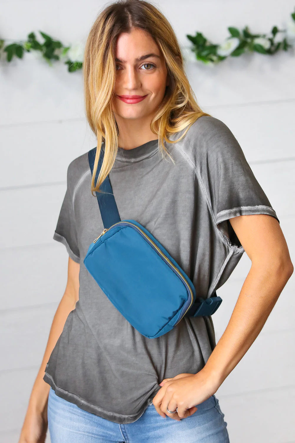 High quality hot sale sling bag