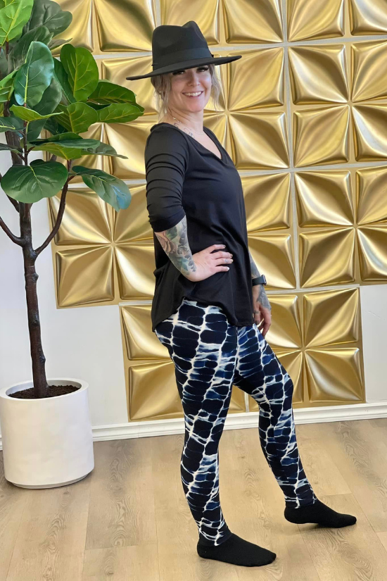 Gold leggings deals outfit