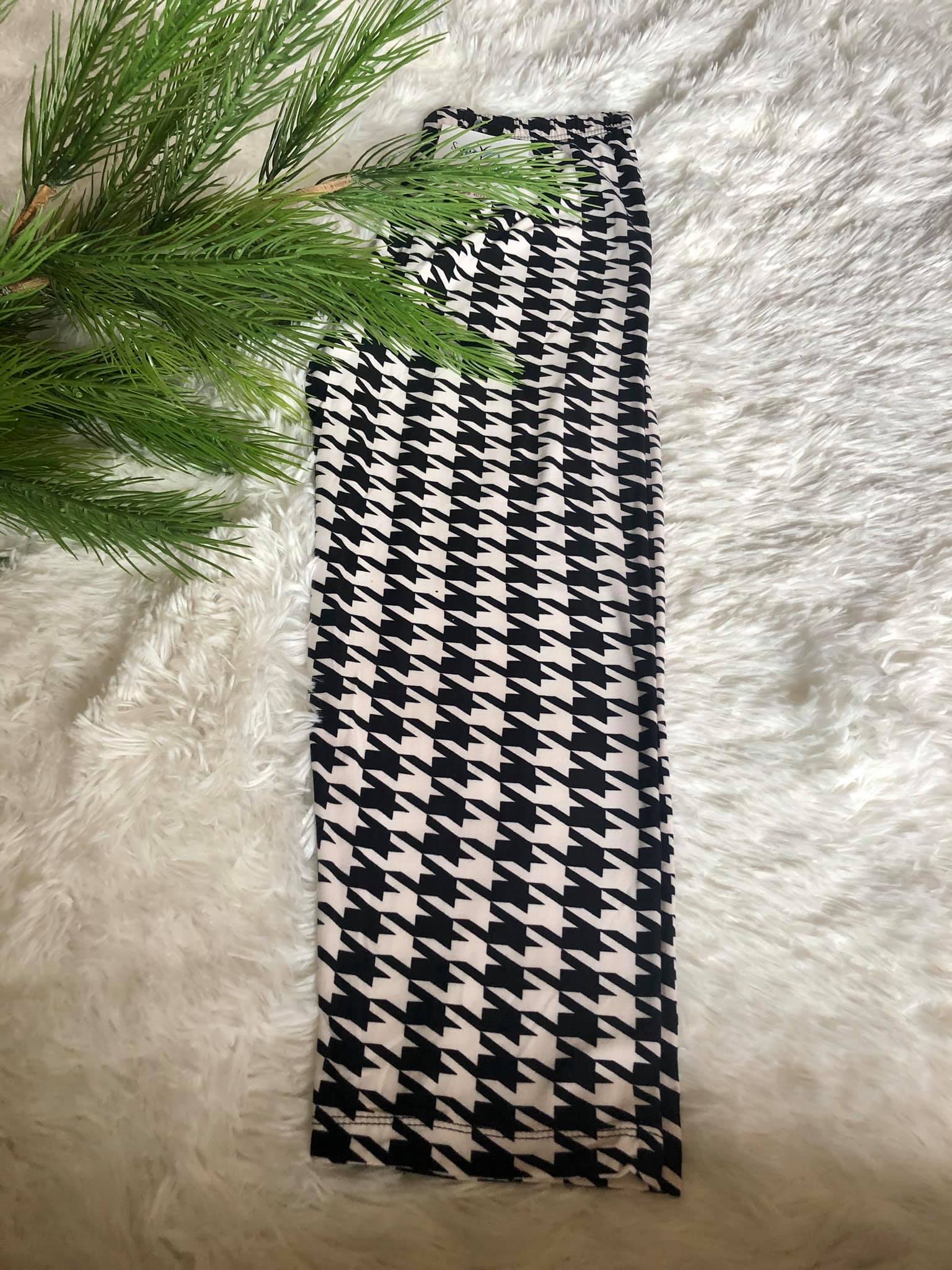 regular size capris hounds tooth pattern for women