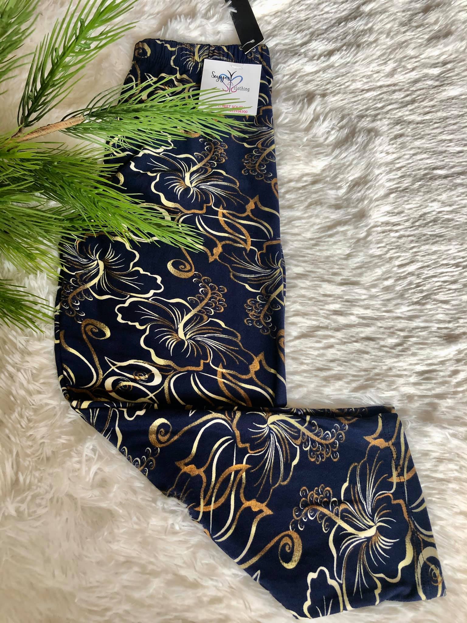 regular size capris hibiscus pattern made of buttery soft polyester material spandex