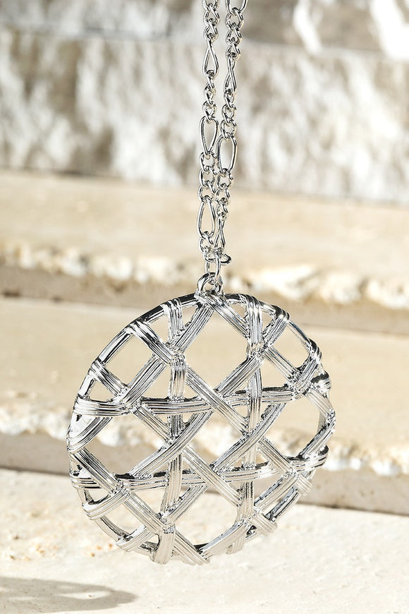 Woven Circle Metal Pendant Chain Necklace